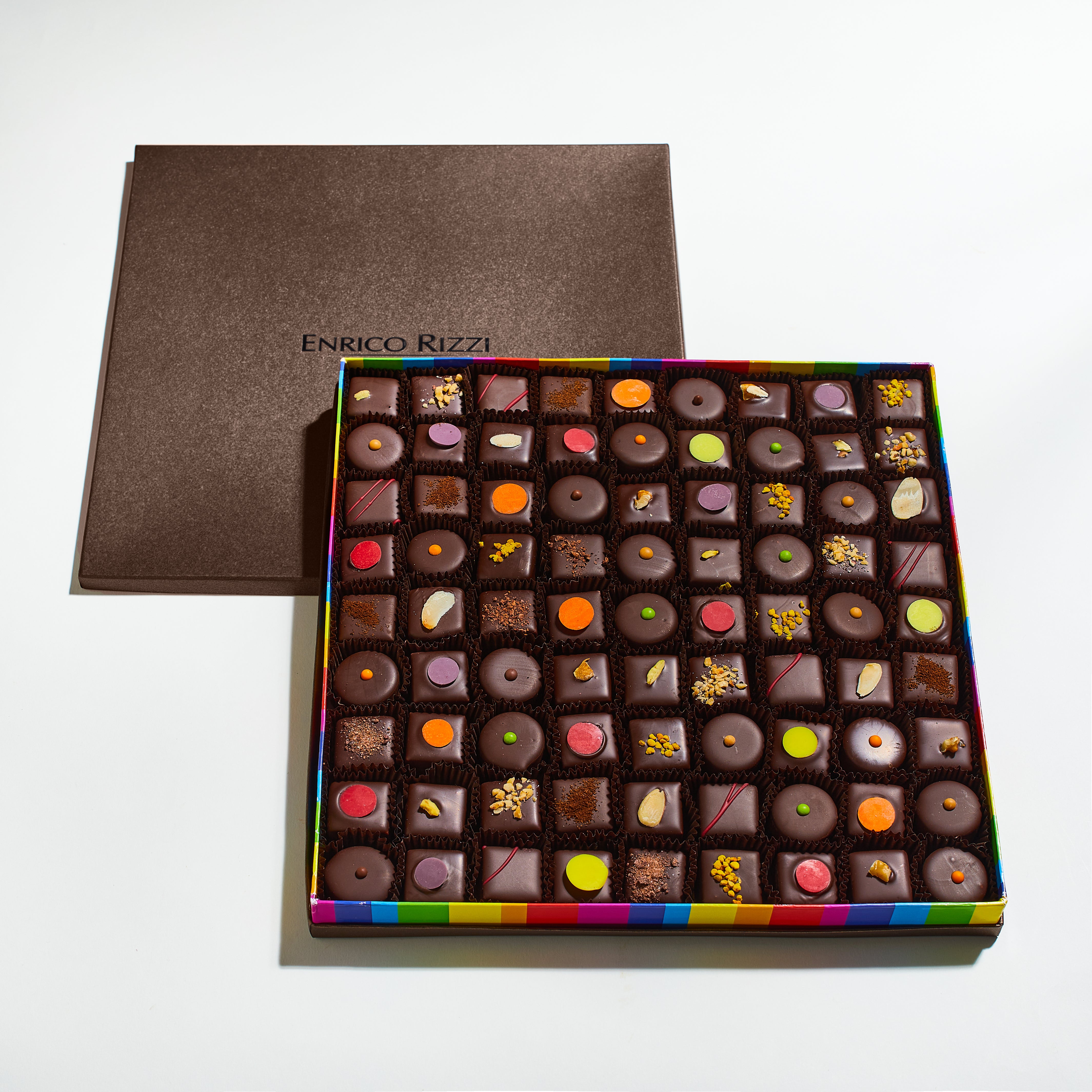 Gift box containing 81 pralines