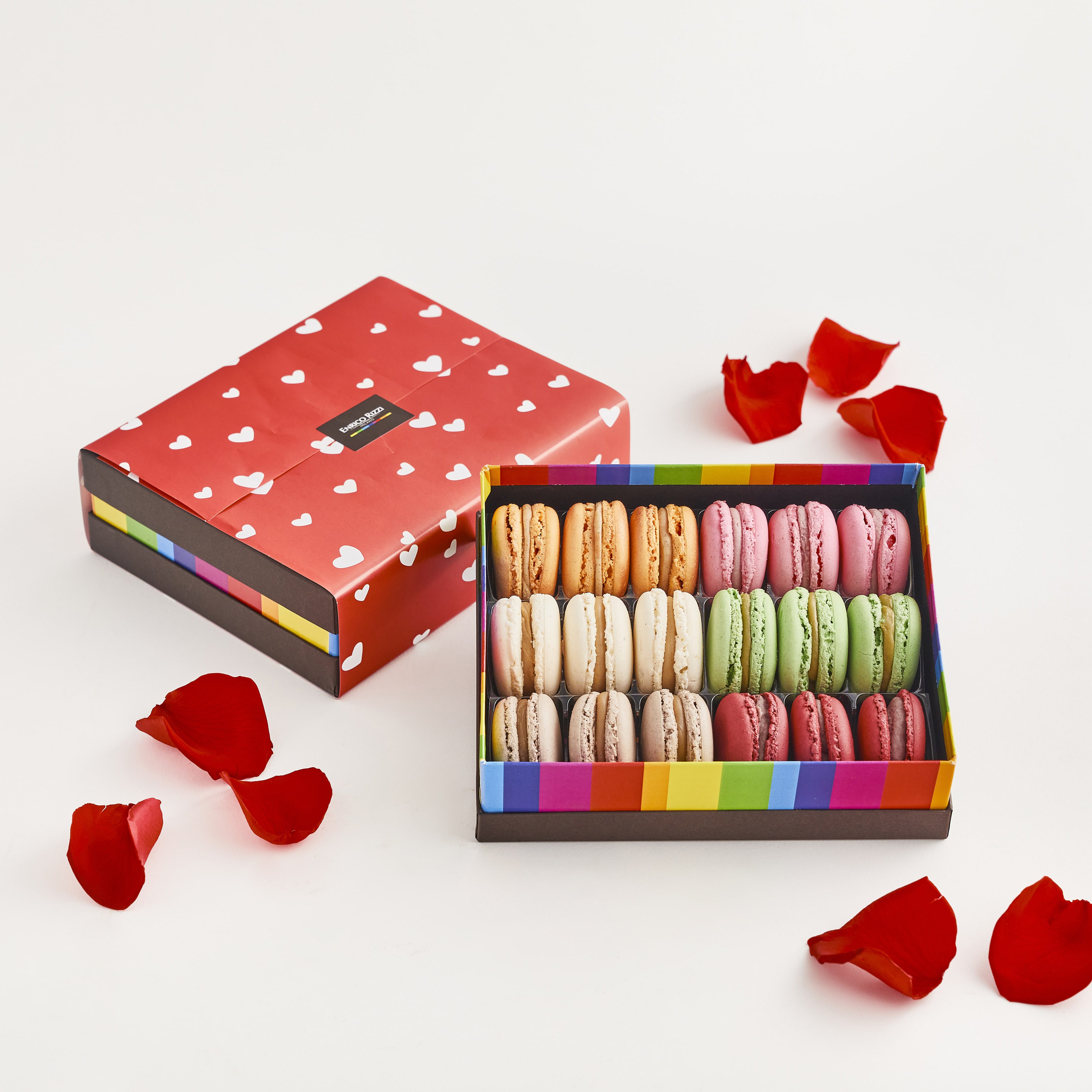 Cofanetto 18 macarons San Valentino