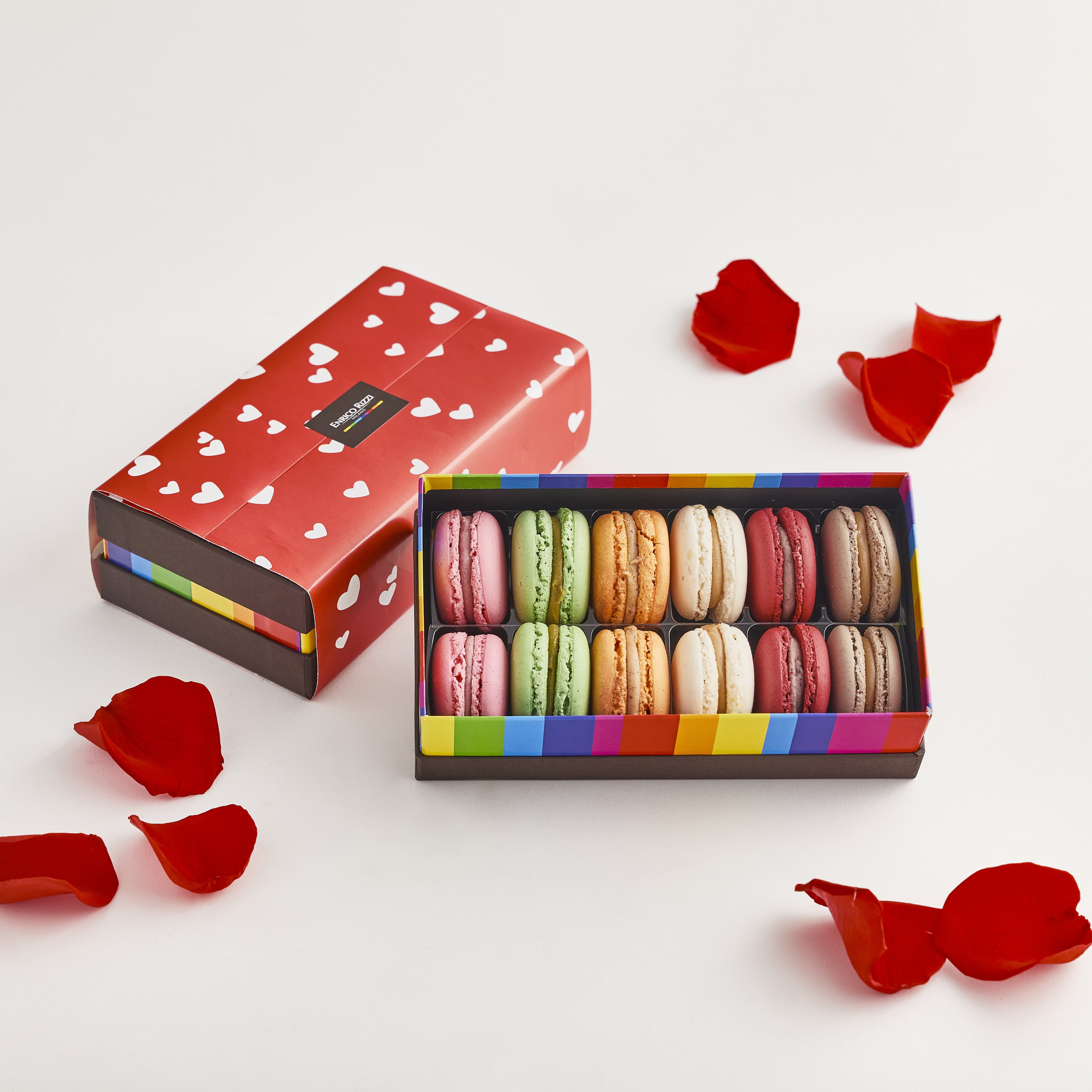 Cofanetto 12 macarons San Valentino